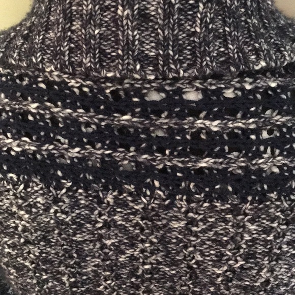 Gorgeous navy and white Chico’s long cardigan - Picture 10 of 16